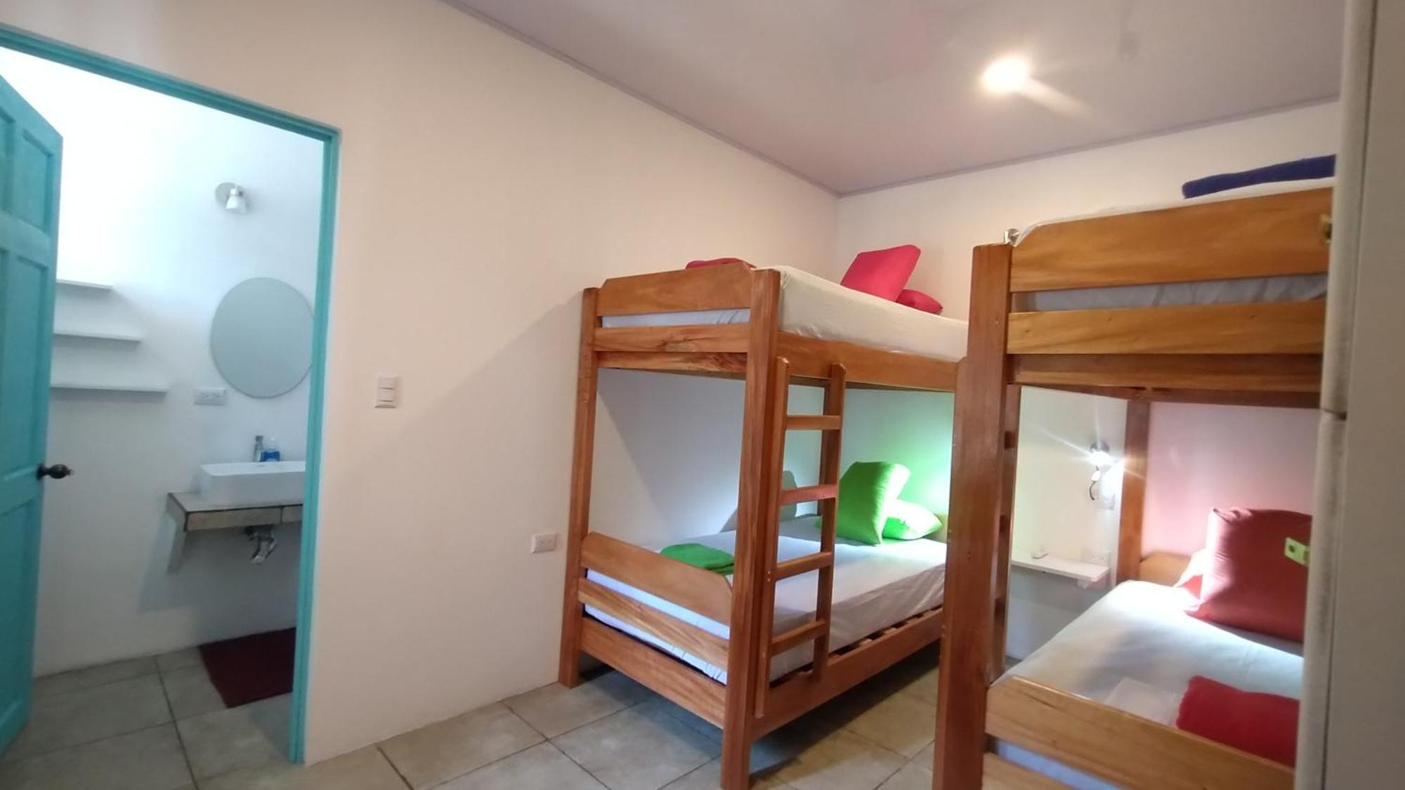 Casajungla Hostel Jacó Eksteriør bilde