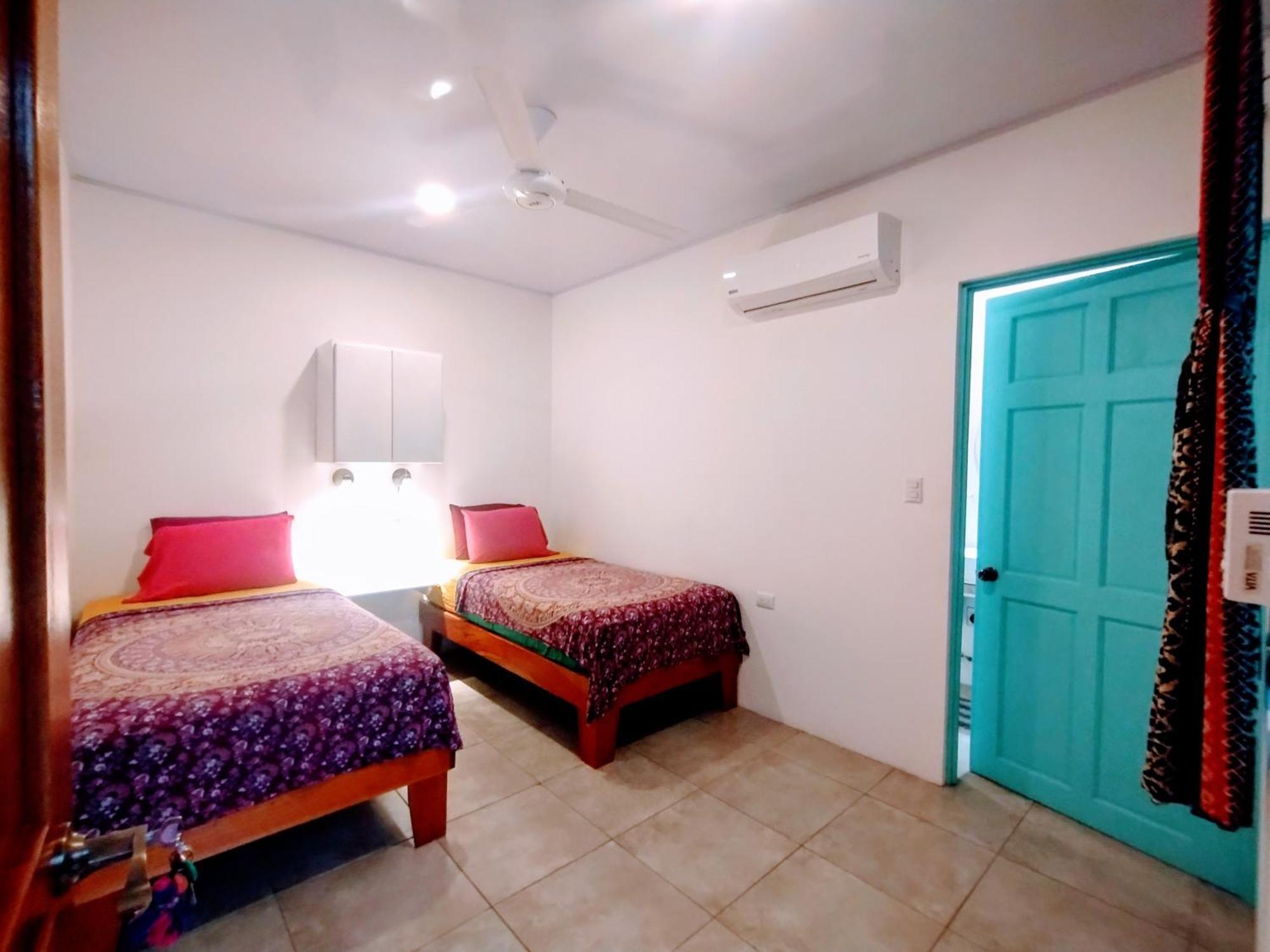 Casajungla Hostel Jacó Eksteriør bilde